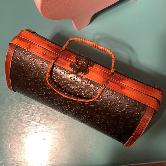 Vintage wooden box purse - Picture 2 of 9